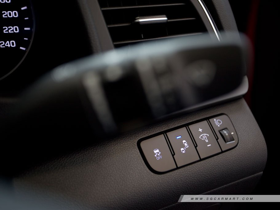 https://i.i-sgcm.com/new_cars/cars/11832/11832_g31