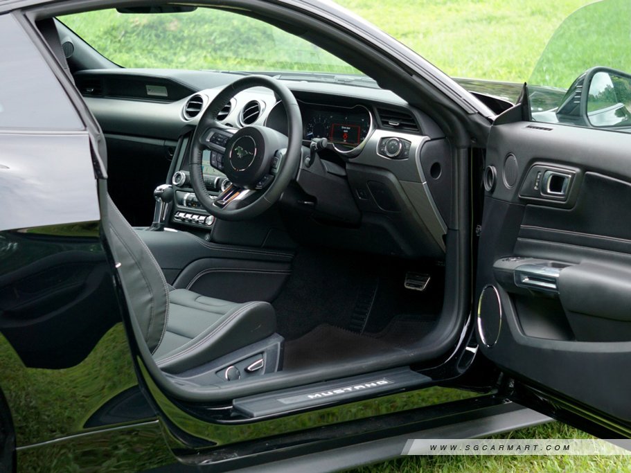 https://i.i-sgcm.com/new_cars/cars/11834/11834_g126