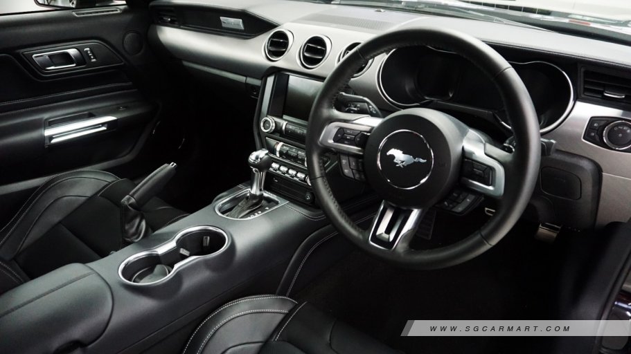 https://i.i-sgcm.com/new_cars/cars/11834/11834_g127