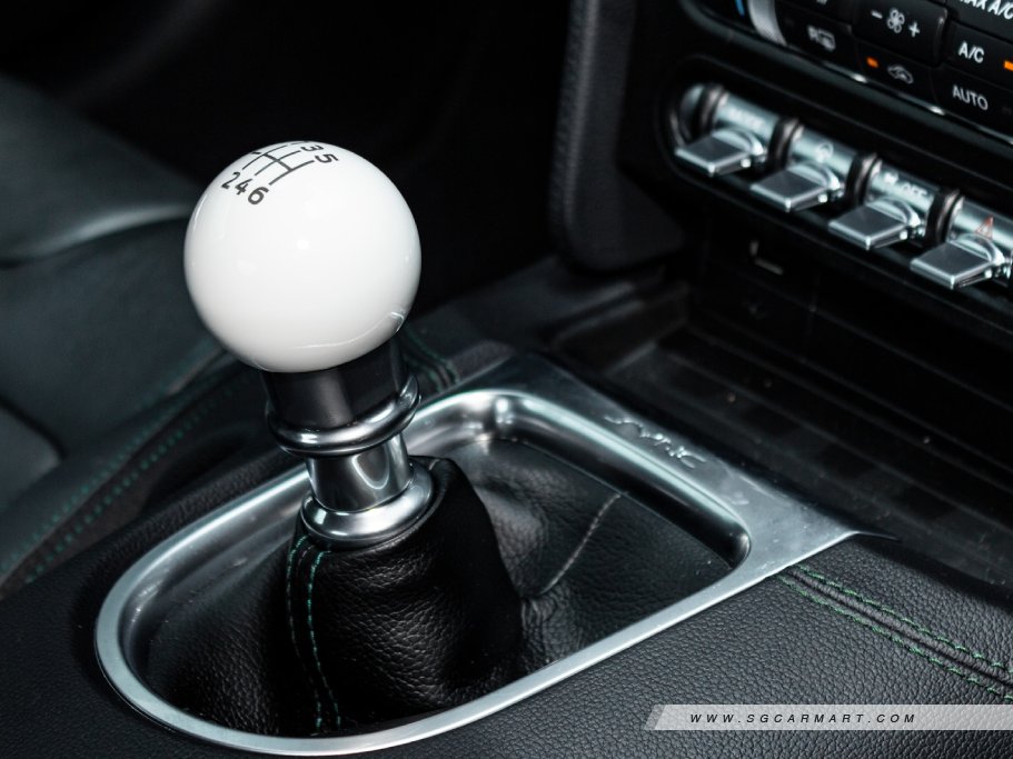 https://i.i-sgcm.com/new_cars/cars/11834/11834_g153
