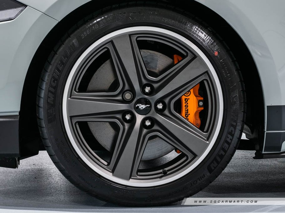 https://i.i-sgcm.com/new_cars/cars/11834/11834_g164