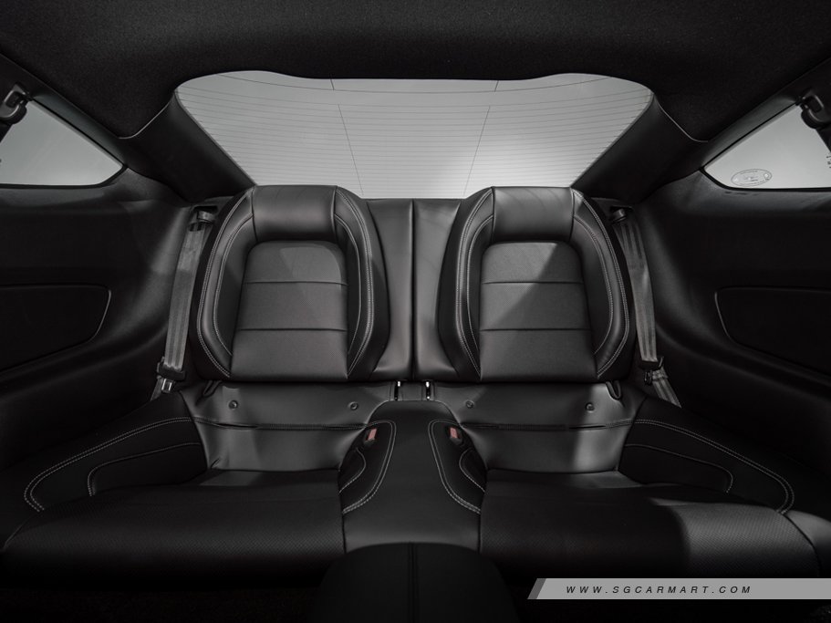 https://i.i-sgcm.com/new_cars/cars/11834/11834_g172