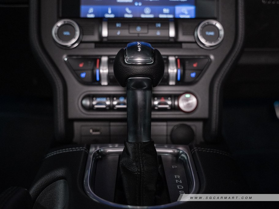 https://i.i-sgcm.com/new_cars/cars/11834/11834_g179