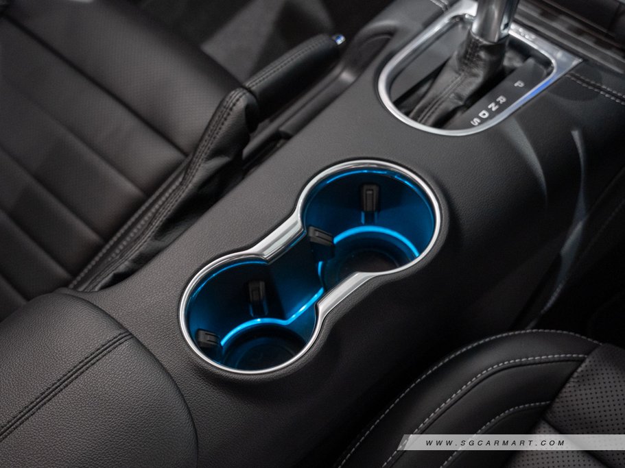 https://i.i-sgcm.com/new_cars/cars/11834/11834_g180