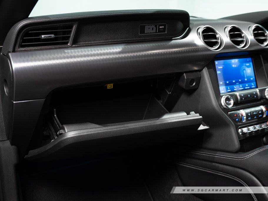 https://i.i-sgcm.com/new_cars/cars/11834/11834_g181