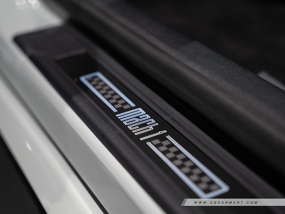 https://i.i-sgcm.com/new_cars/cars/11834/11834_g182