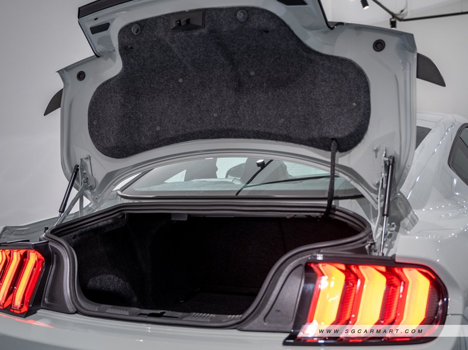 https://i.i-sgcm.com/new_cars/cars/11834/11834_g186