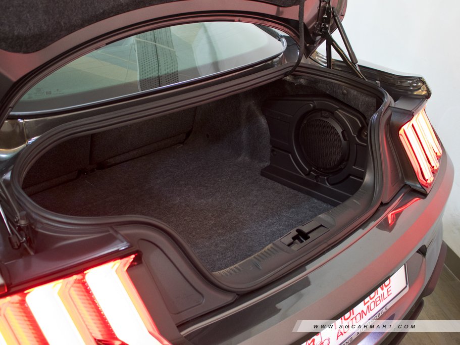 https://i.i-sgcm.com/new_cars/cars/11834/11834_g55