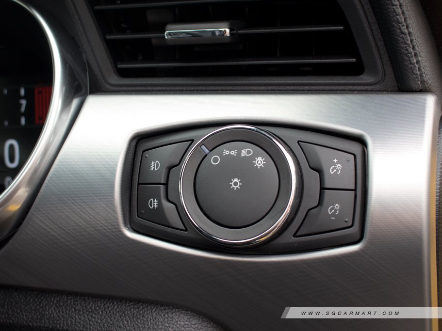 https://i.i-sgcm.com/new_cars/cars/11834/11834_g88
