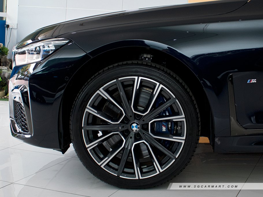 https://i.i-sgcm.com/new_cars/cars/11839/11839_g107
