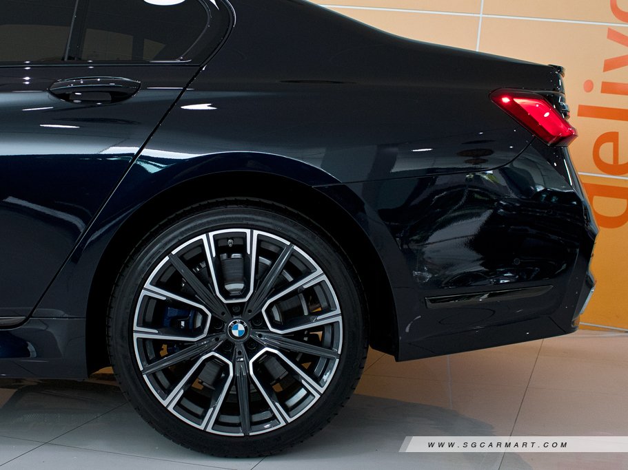 https://i.i-sgcm.com/new_cars/cars/11839/11839_g108