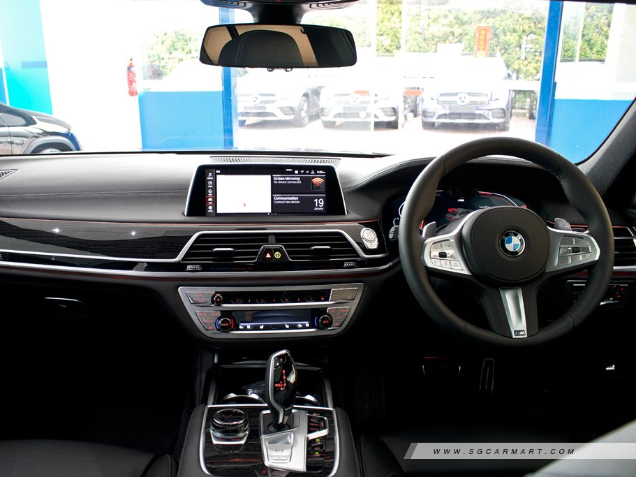 https://i.i-sgcm.com/new_cars/cars/11839/11839_g112