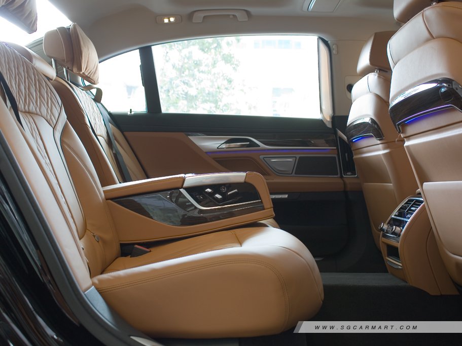 https://i.i-sgcm.com/new_cars/cars/11839/11839_g11