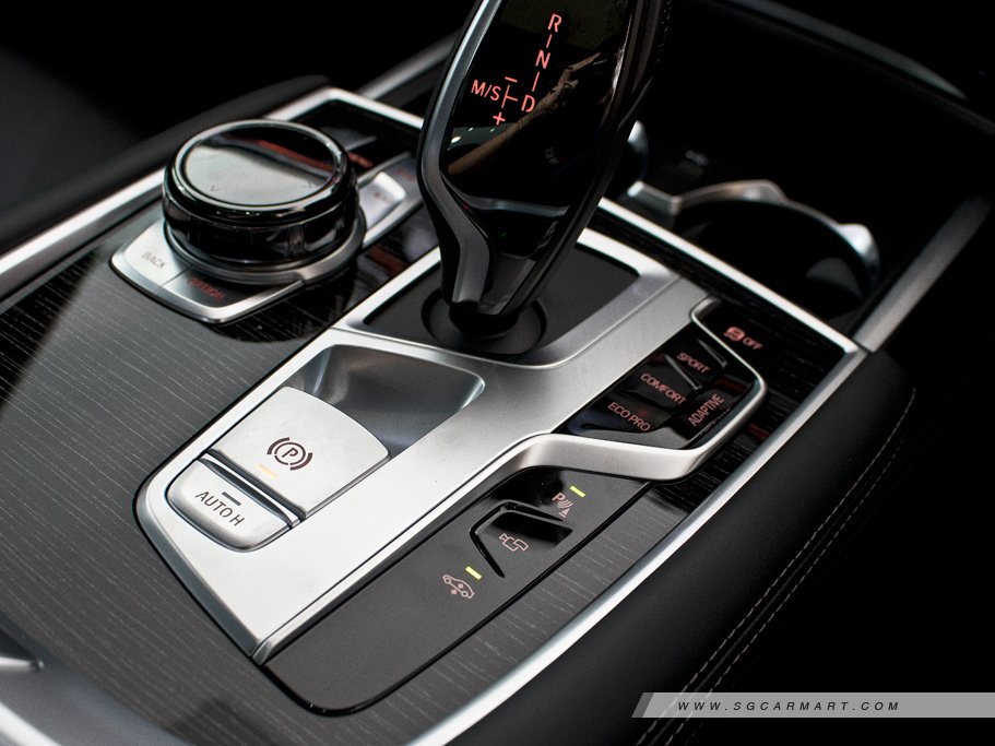 https://i.i-sgcm.com/new_cars/cars/11839/11839_g124