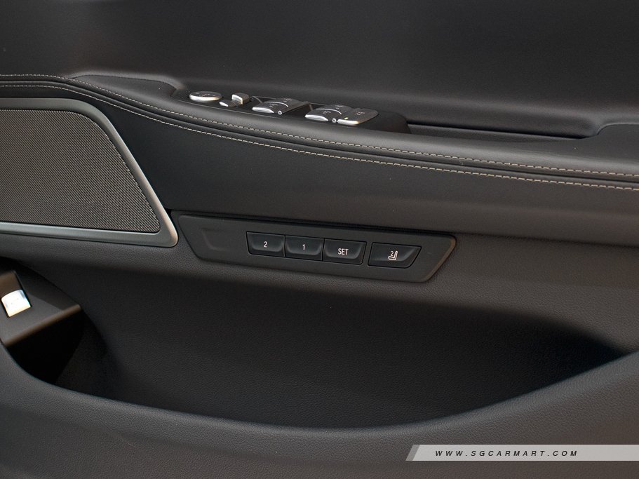 https://i.i-sgcm.com/new_cars/cars/11839/11839_g126