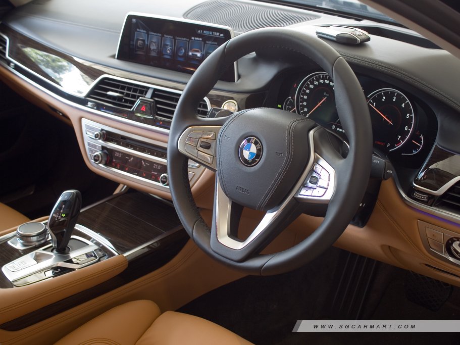 https://i.i-sgcm.com/new_cars/cars/11839/11839_g13