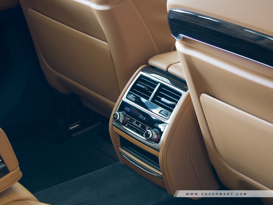 https://i.i-sgcm.com/new_cars/cars/11839/11839_g23