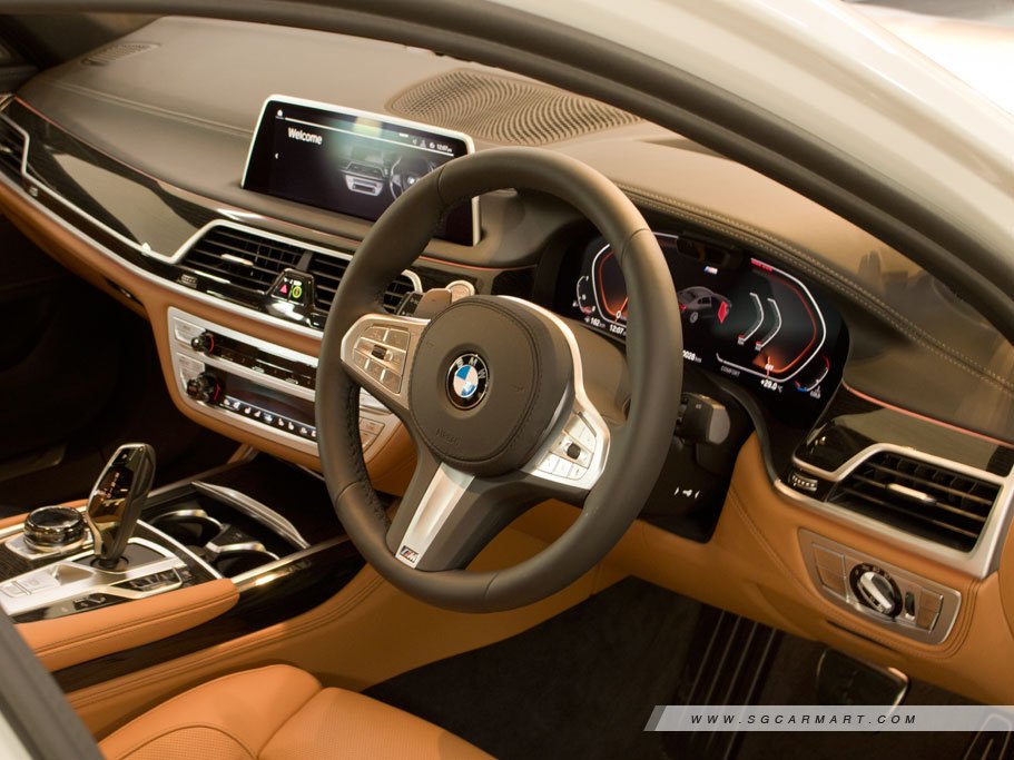 https://i.i-sgcm.com/new_cars/cars/11839/11839_g77