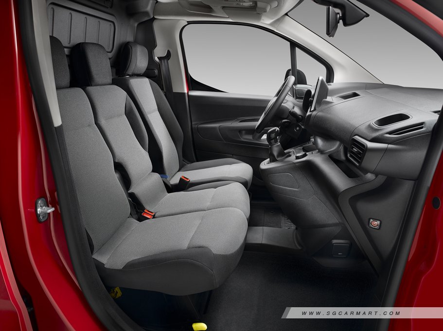 https://i.i-sgcm.com/new_cars/cars/11844/11844_g13