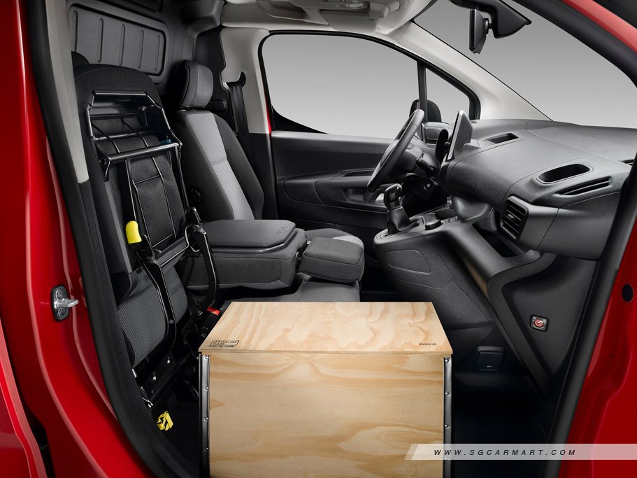 https://i.i-sgcm.com/new_cars/cars/11844/11844_g14