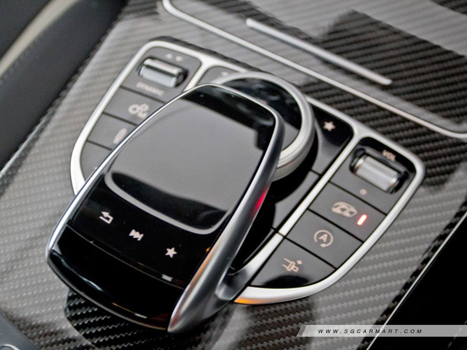 https://i.i-sgcm.com/new_cars/cars/11848/11848_g64