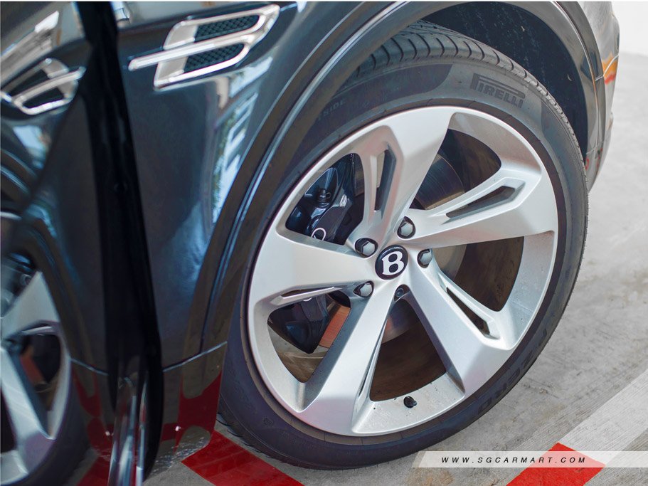 https://i.i-sgcm.com/new_cars/cars/11849/11849_g23
