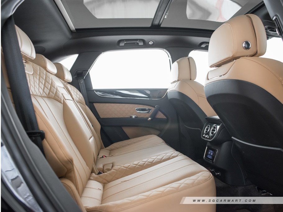 https://i.i-sgcm.com/new_cars/cars/11849/11849_g26