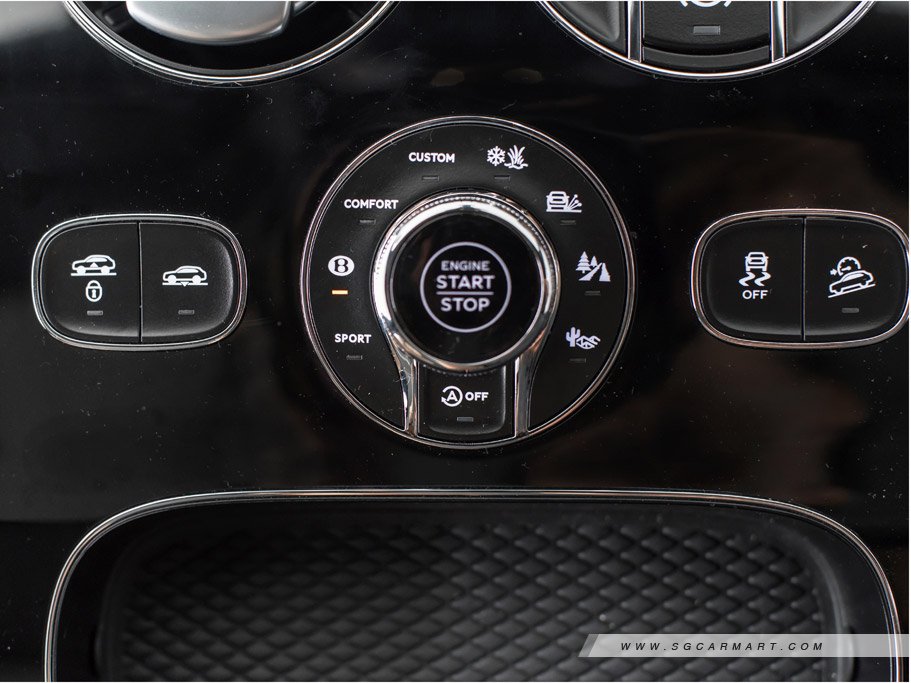 https://i.i-sgcm.com/new_cars/cars/11849/11849_g38