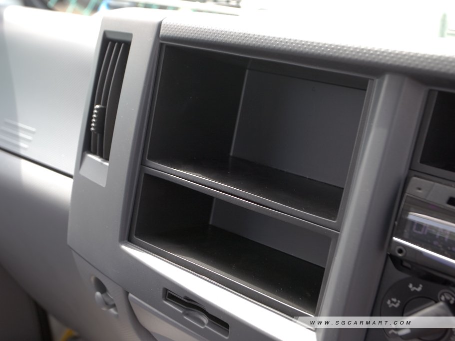 https://i.i-sgcm.com/new_cars/cars/11858/11858_g10