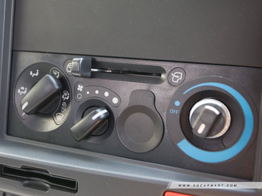 https://i.i-sgcm.com/new_cars/cars/11858/11858_g22