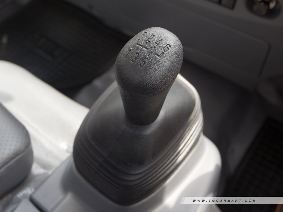 https://i.i-sgcm.com/new_cars/cars/11858/11858_g23