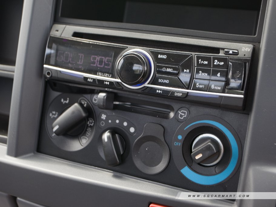 https://i.i-sgcm.com/new_cars/cars/11858/11858_g9