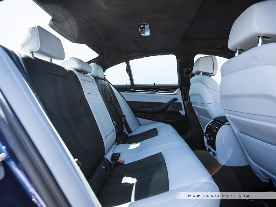 https://i.i-sgcm.com/new_cars/cars/11859/11859_g16