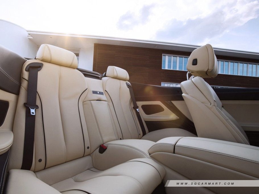 https://i.i-sgcm.com/new_cars/cars/11863/11863_g11