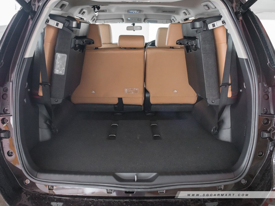 https://i.i-sgcm.com/new_cars/cars/11864/11864_g39