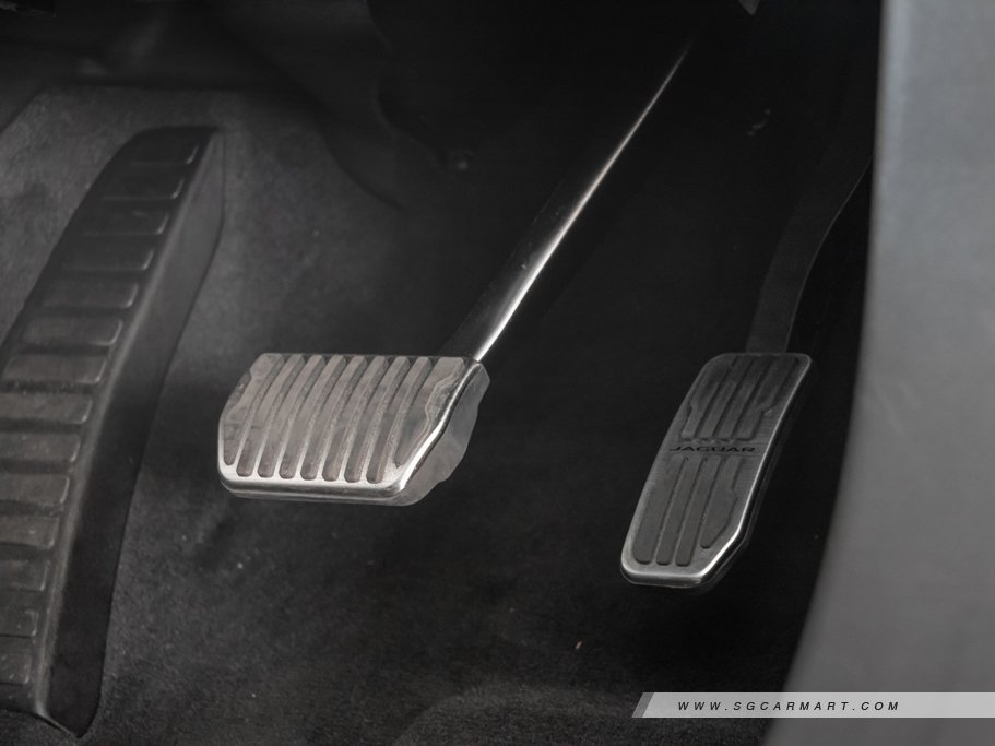 https://i.i-sgcm.com/new_cars/cars/11879/11879_g101