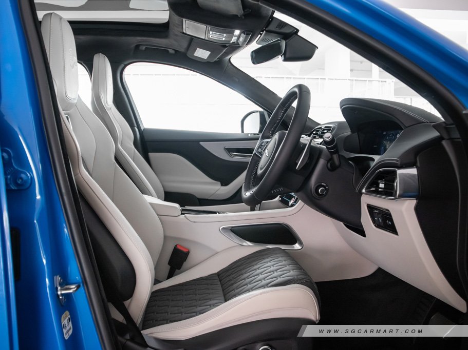 https://i.i-sgcm.com/new_cars/cars/11879/11879_g104