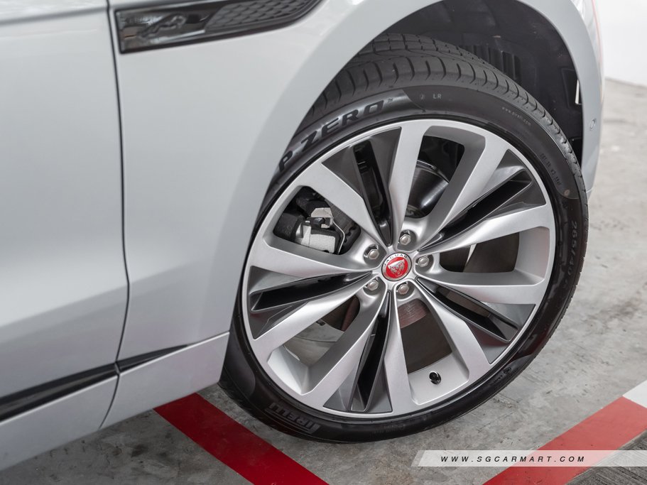 https://i.i-sgcm.com/new_cars/cars/11879/11879_g132