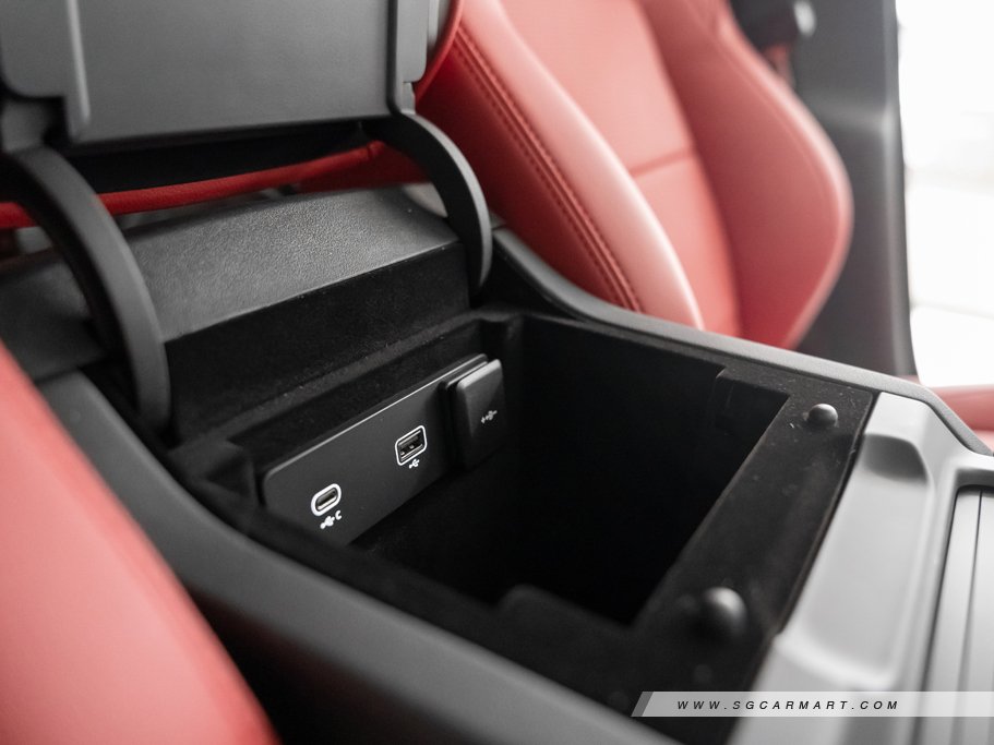 https://i.i-sgcm.com/new_cars/cars/11879/11879_g162