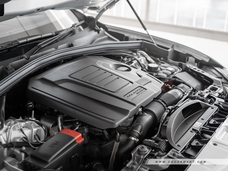 https://i.i-sgcm.com/new_cars/cars/11879/11879_g172