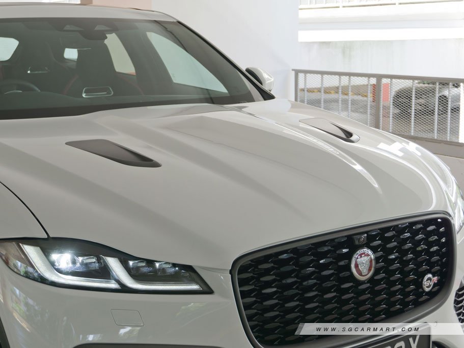 https://i.i-sgcm.com/new_cars/cars/11879/11879_g206