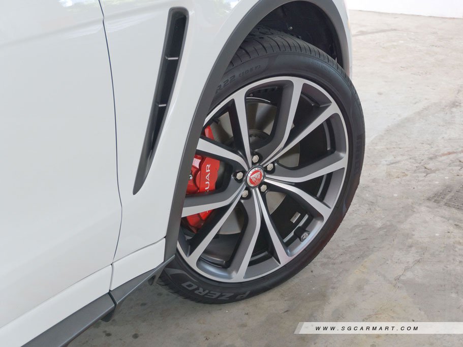 https://i.i-sgcm.com/new_cars/cars/11879/11879_g218