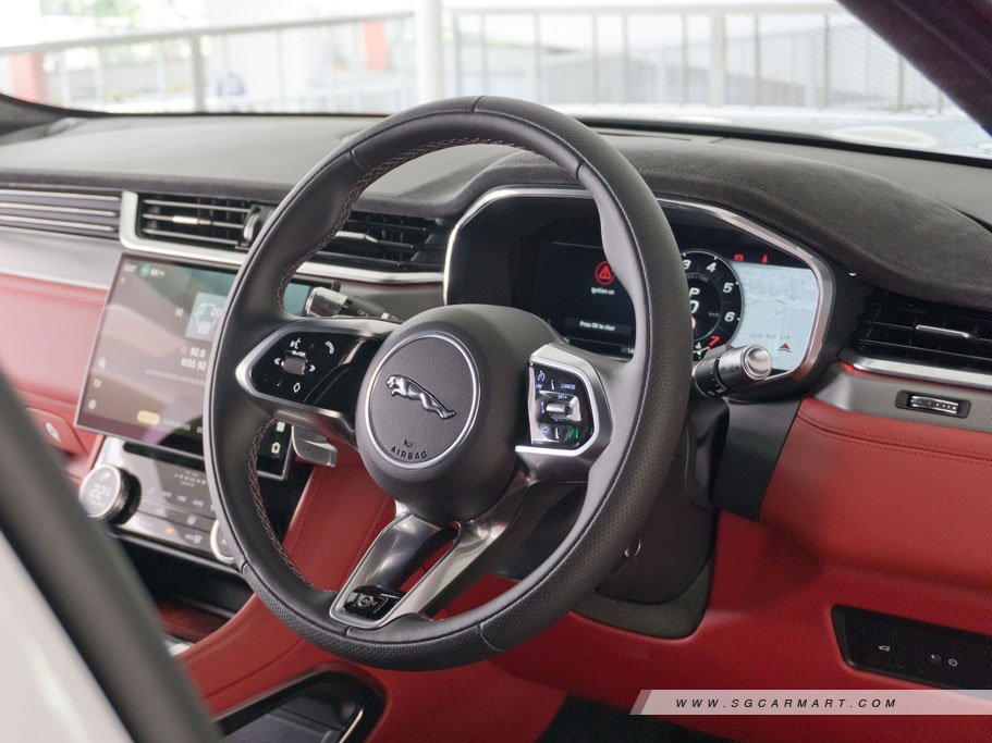 https://i.i-sgcm.com/new_cars/cars/11879/11879_g222