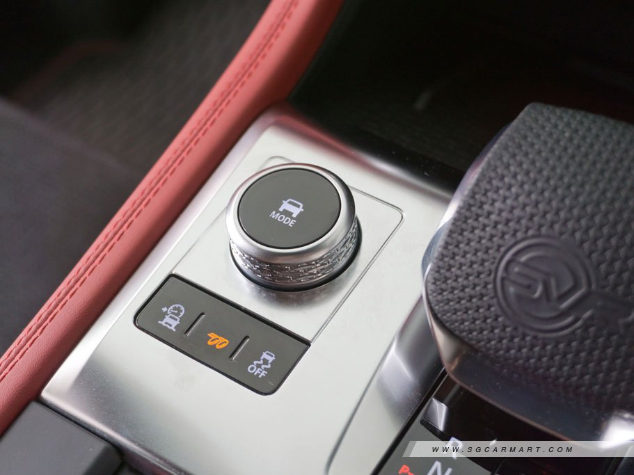 https://i.i-sgcm.com/new_cars/cars/11879/11879_g247