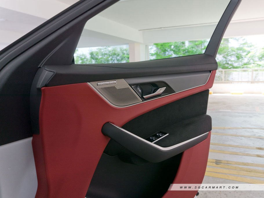 https://i.i-sgcm.com/new_cars/cars/11879/11879_g256
