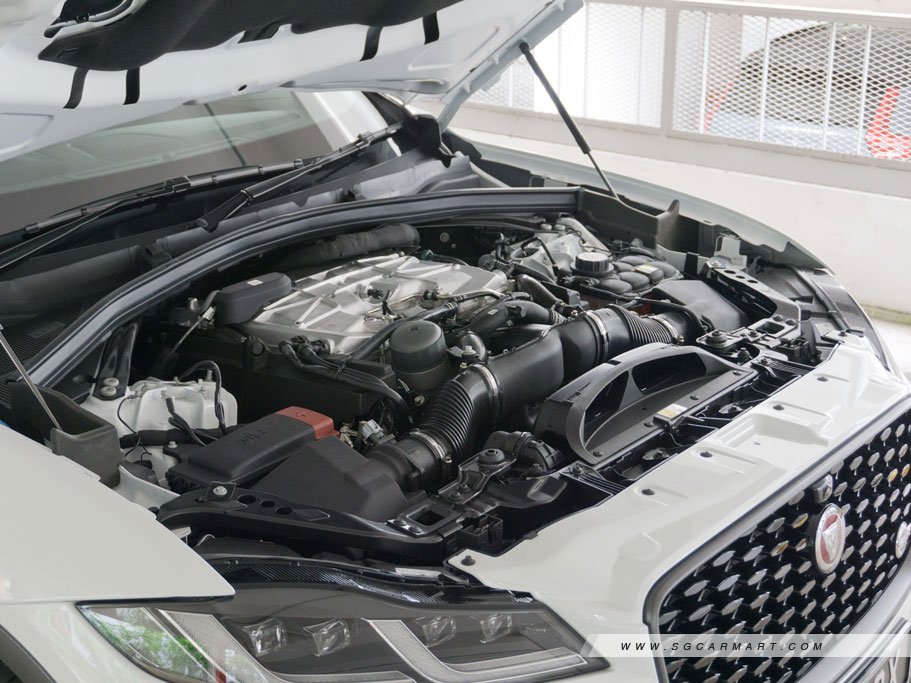 https://i.i-sgcm.com/new_cars/cars/11879/11879_g259