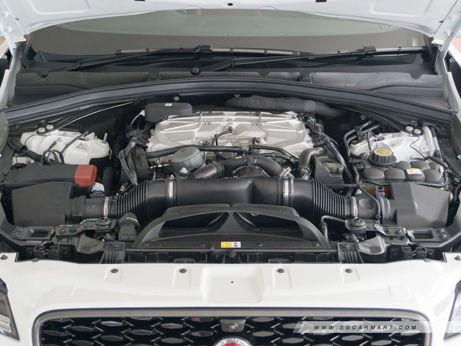https://i.i-sgcm.com/new_cars/cars/11879/11879_g260