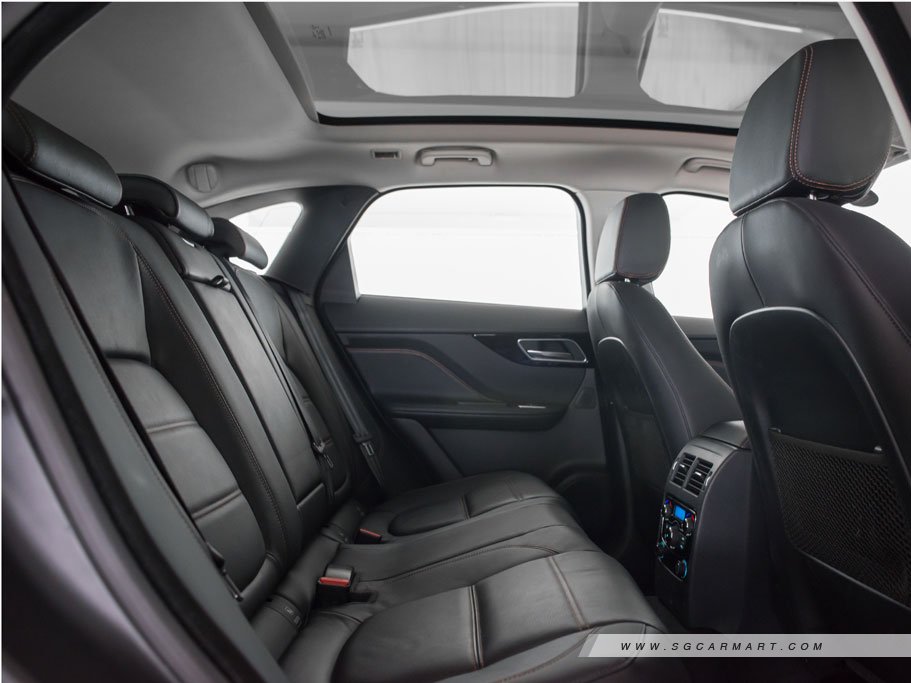 https://i.i-sgcm.com/new_cars/cars/11879/11879_g26