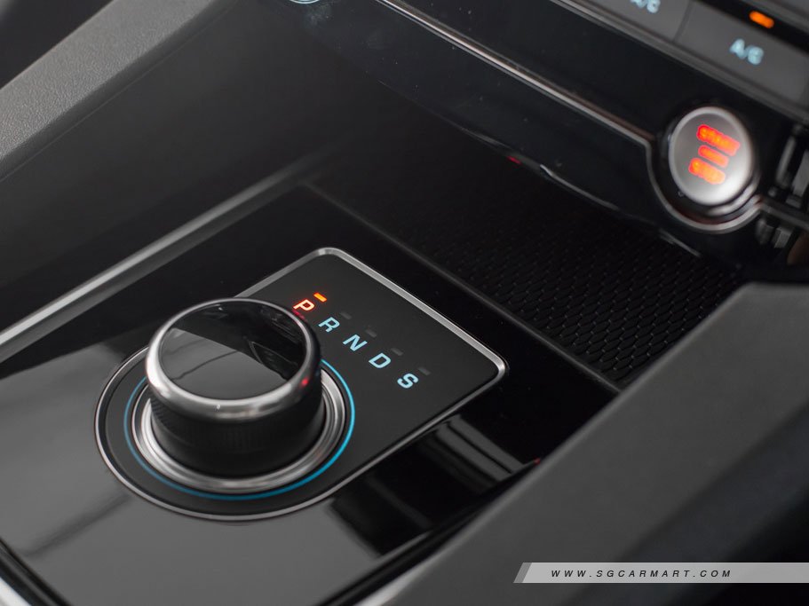 https://i.i-sgcm.com/new_cars/cars/11879/11879_g34