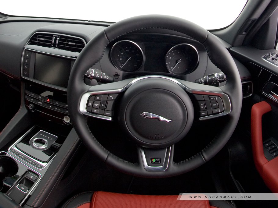 https://i.i-sgcm.com/new_cars/cars/11879/11879_g38